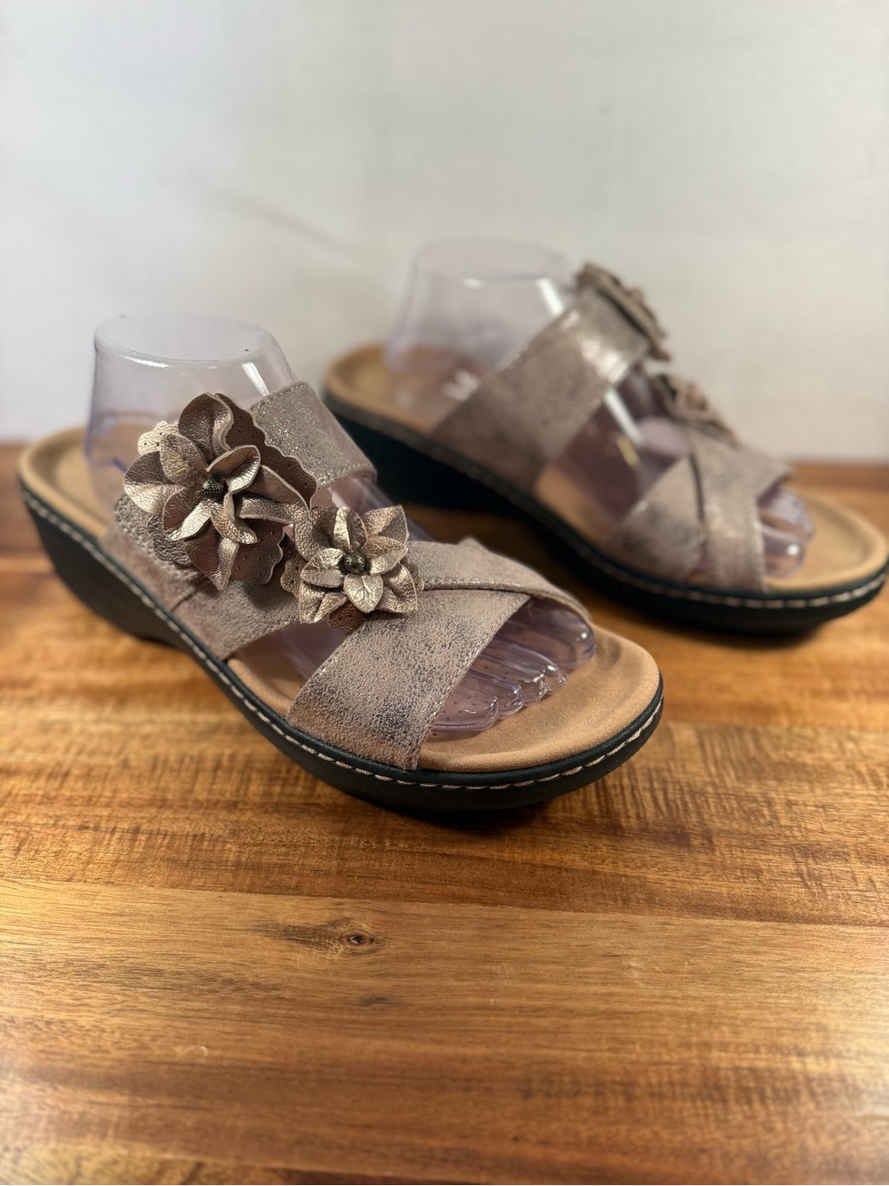 Clarks Collection Merliah Comfort Wedge Sandal Metallic Gold Size 12 NWOT